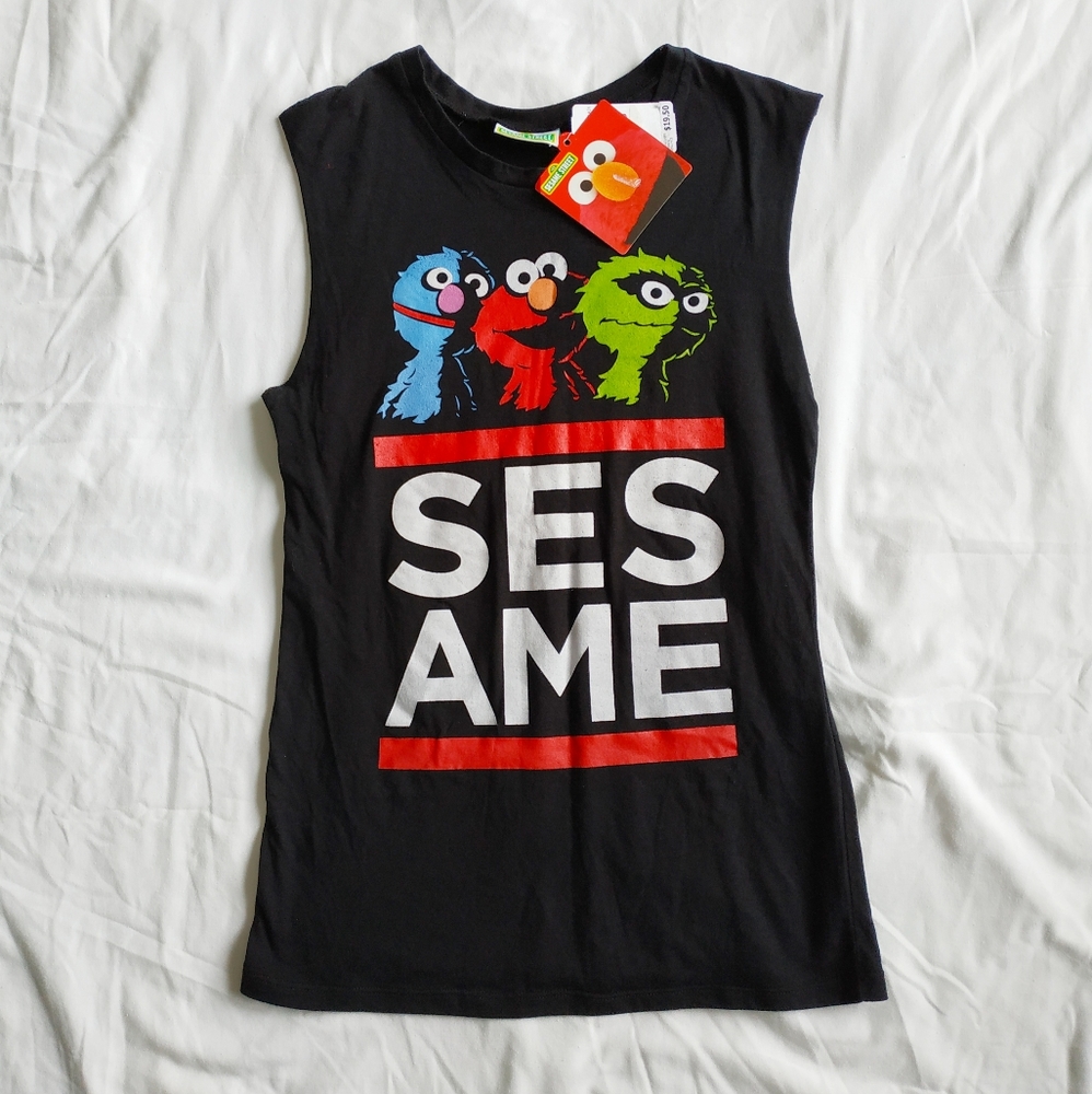 NWT Junior's Sesame Muscle Tee